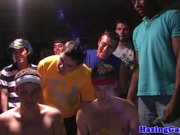 Deportistas universitarios Gaystraight hazed con buttfuck