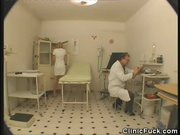 Clnica Enfermera chupa en pacientes Cock